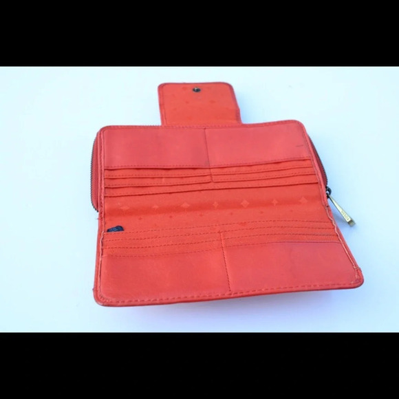 Fossil zip around wallet - Picture 4 of 8